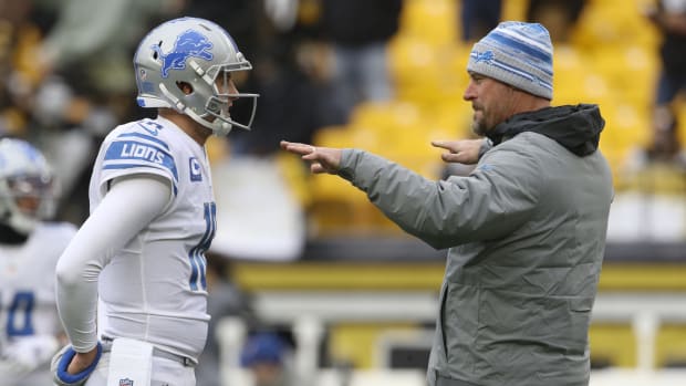 Jared Goff and Dan Campbell in Nov. 2021.